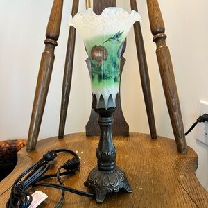 Vintage Elegant Hummingbird Art Glass Lamp